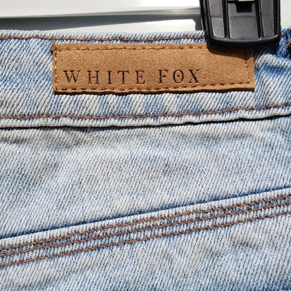 White Fox high rise raw hem acid wash jean shorts - Picture 7 of 9